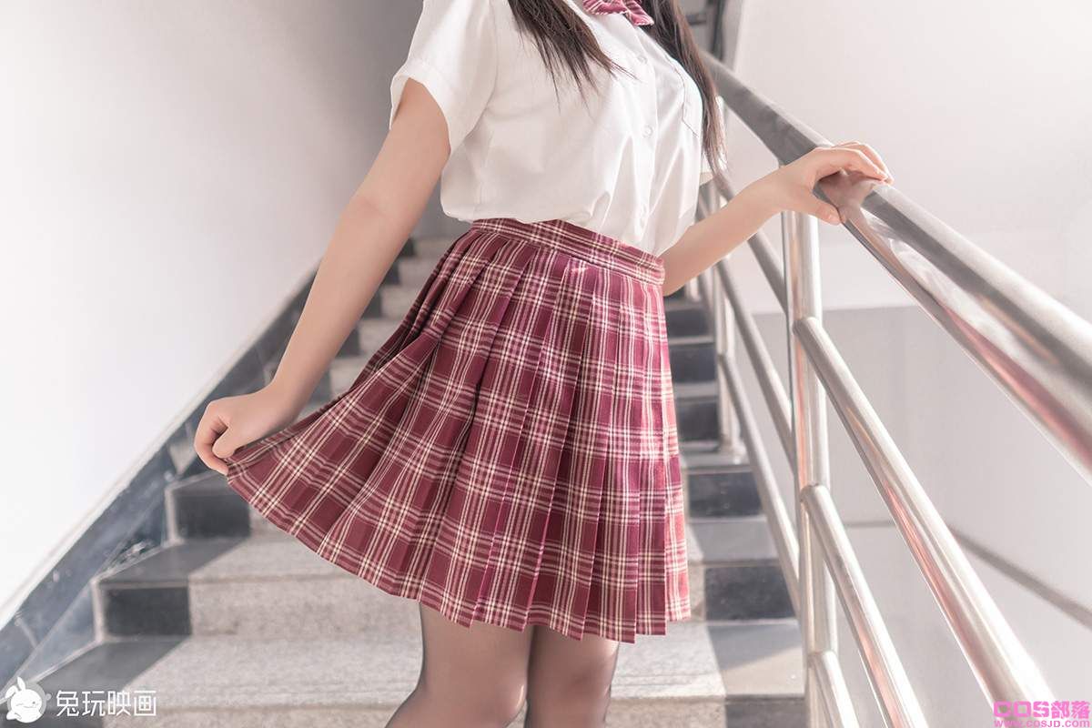 [兔玩映画] 超甜的制服学妹[348MB/44P](图4)