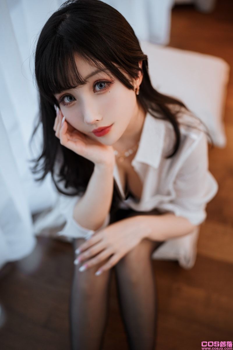 人气动漫Coser@面饼仙儿 嘿丝ol制服双人 &凉凉子 [102P/145MB](图4)
