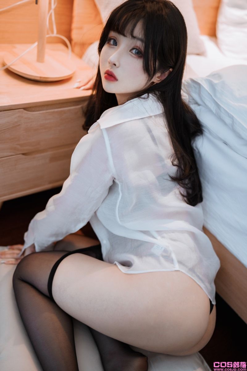人气动漫Coser@面饼仙儿 嘿丝ol制服双人 &凉凉子 [102P/145MB](图2)