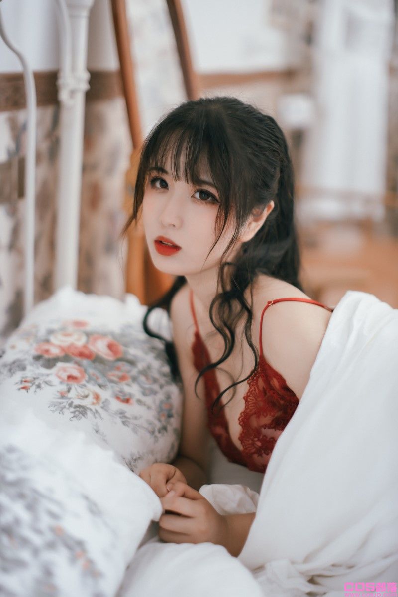颜值博主@轩萧学姐 claret [28P/318MB](图3)