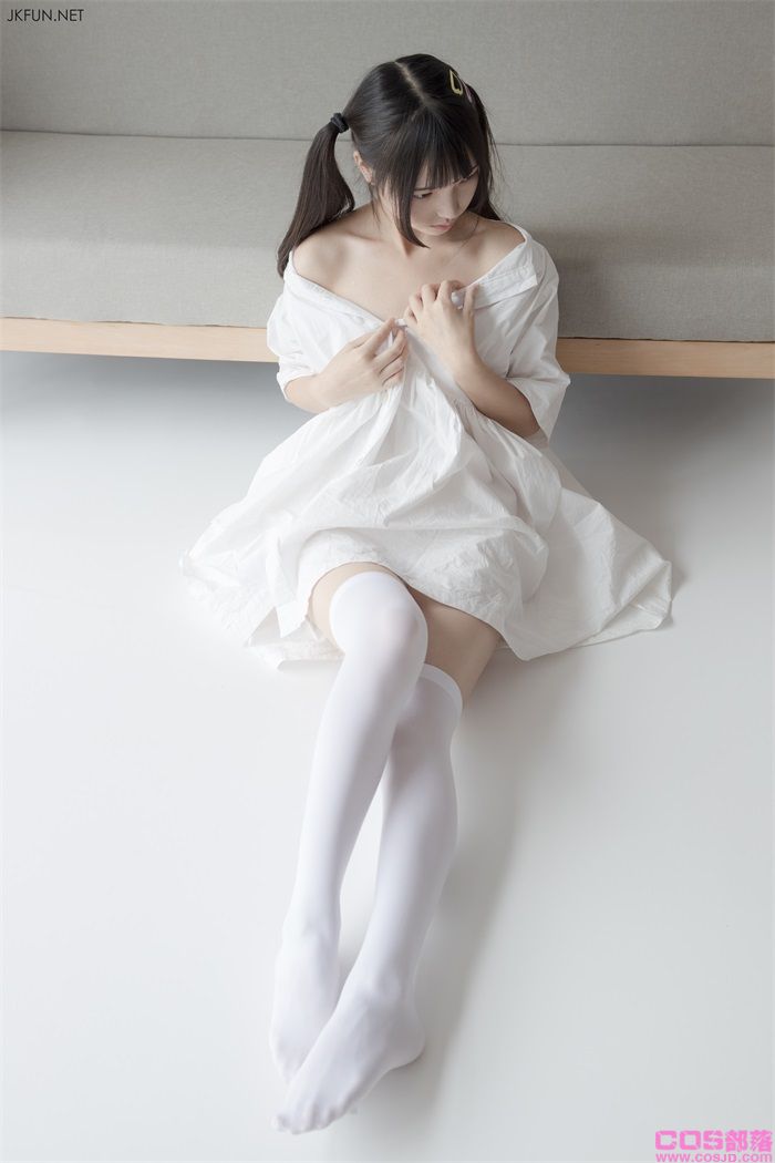 森萝财团写真 – JKFUN-014 默陌 80D过膝袜 [91P/1V/2.06GB](图4)