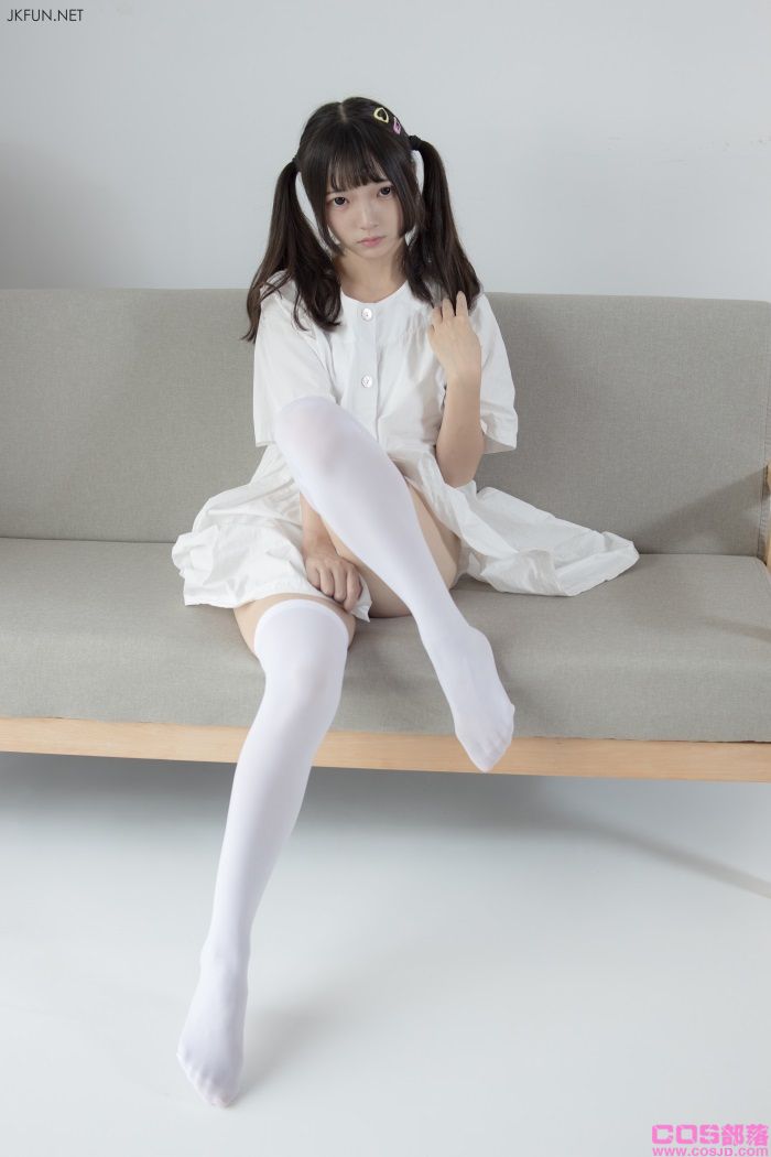森萝财团写真 – JKFUN-014 默陌 80D过膝袜 [91P/1V/2.06GB](图3)