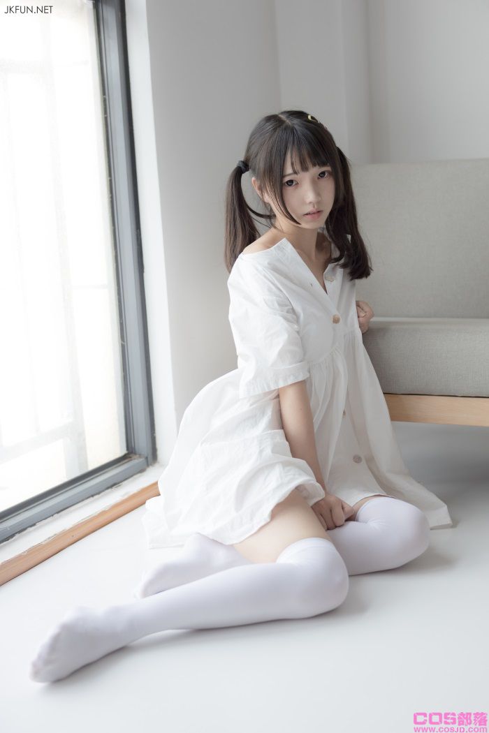 森萝财团写真 – JKFUN-014 默陌 80D过膝袜 [91P/1V/2.06GB](图2)
