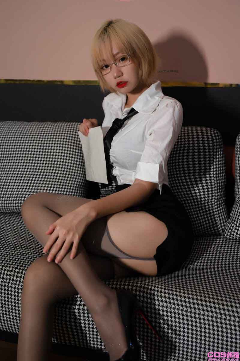 人气Coser@柒柒要乖哦 家庭教师 [134P/1.89G](图4)