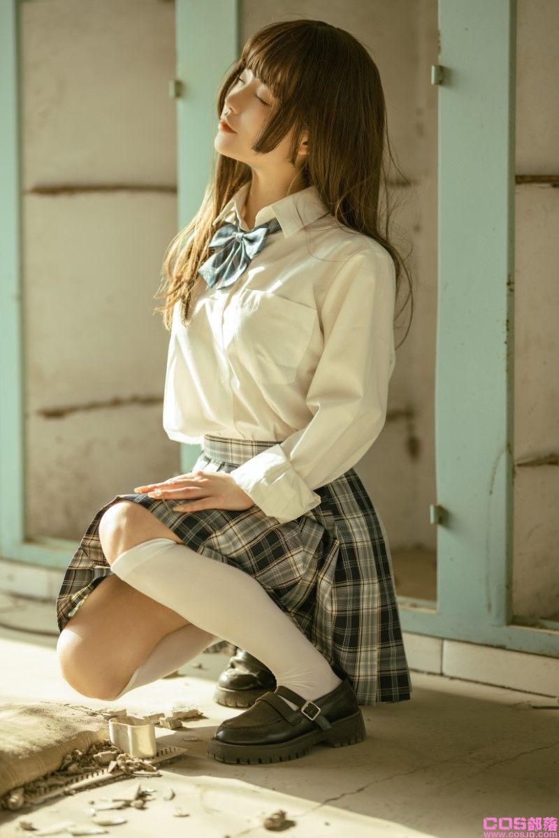人气Coser@桃良阿宅 桃良JK [20P/140MB](图2)