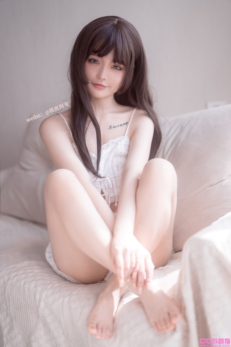 人气Coser@桃良阿宅 吊带 [30P/152MB](图2)