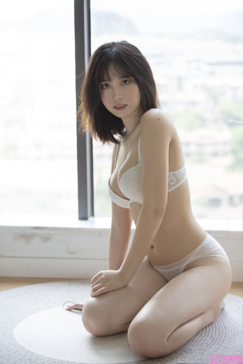 摄影博主@念雪xc 居家系 [35P/342MB](图2)