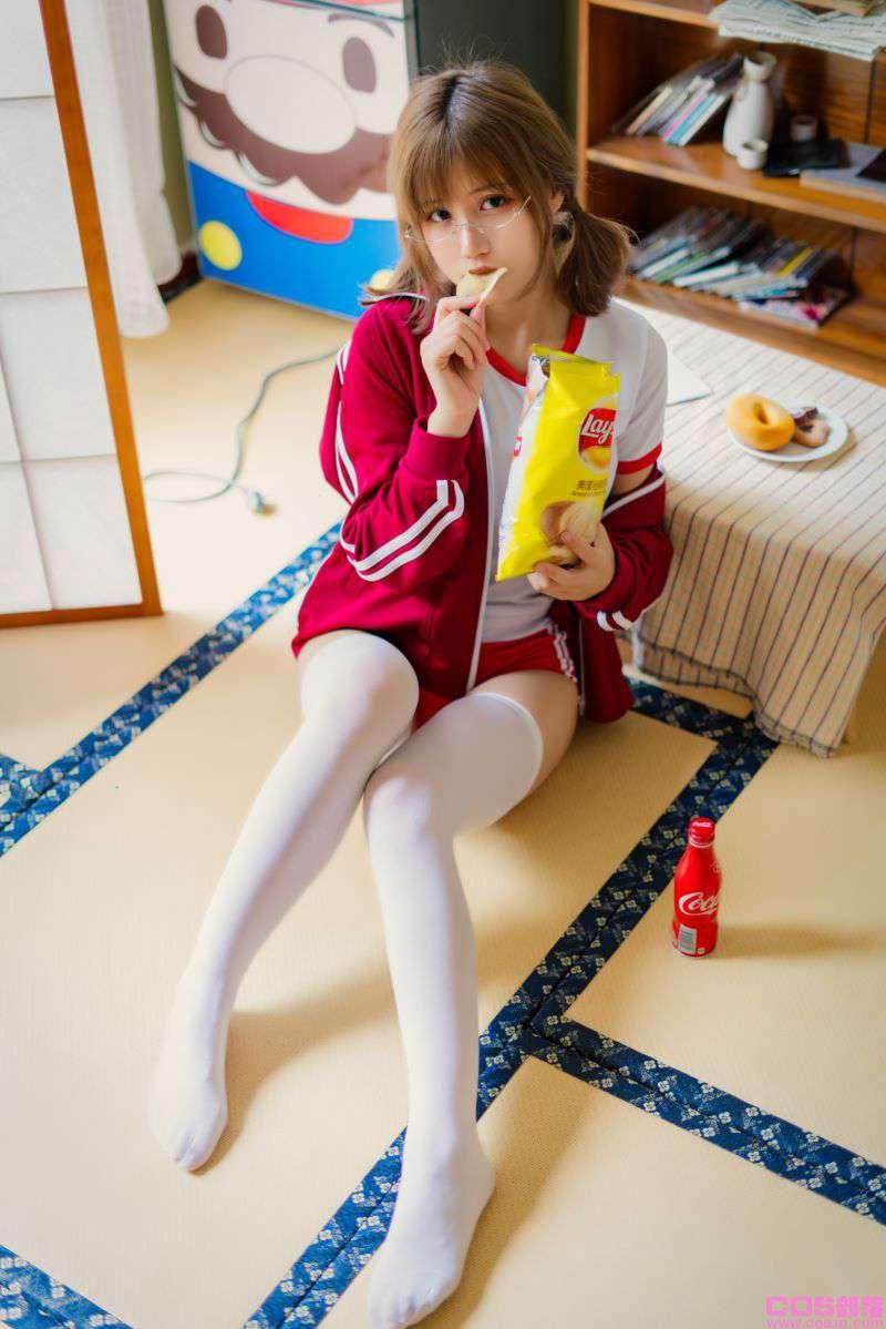 人气Coser@小仓千代 红色体操服 [48P/672MB](图1)