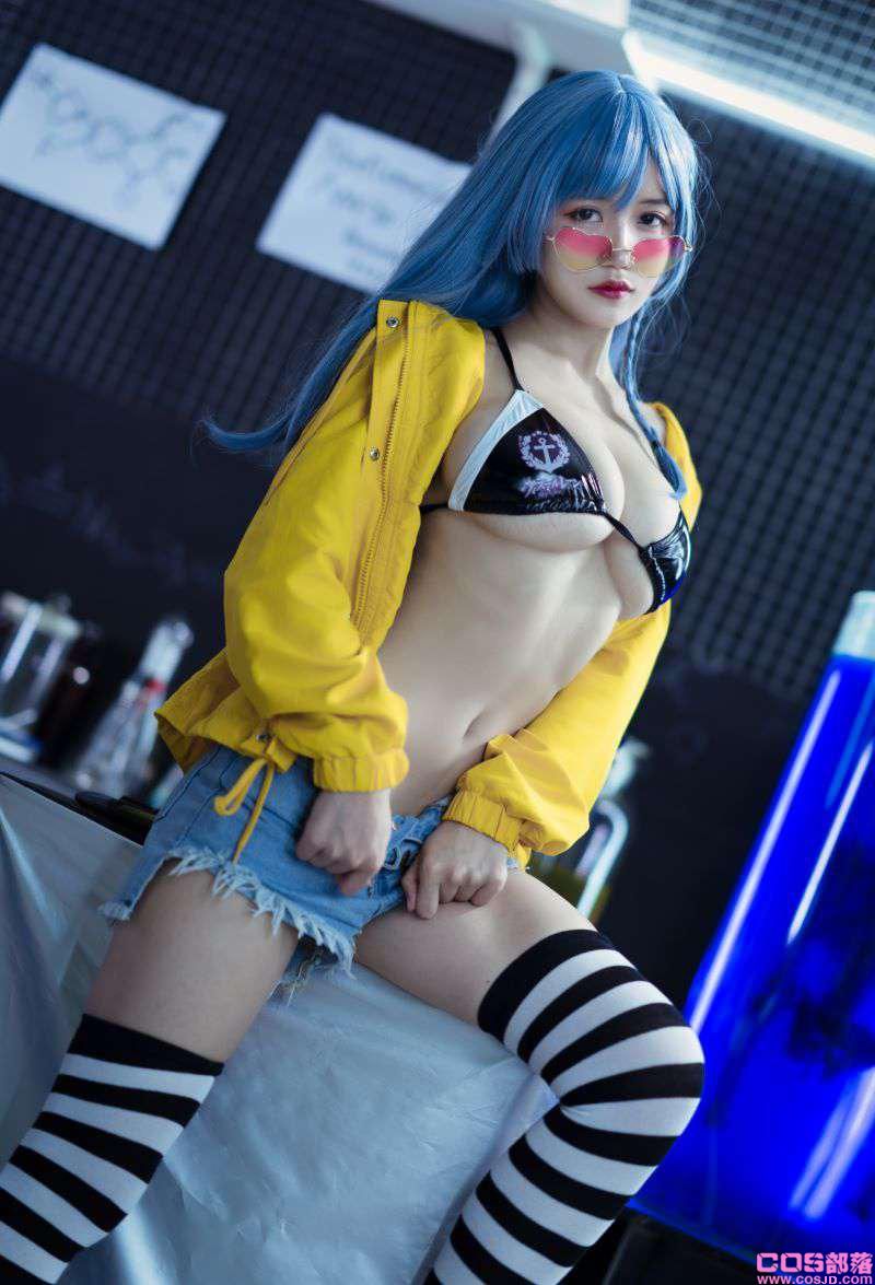 人气Coser@小仓千代 舰长写真 [40P/506MB](图1)