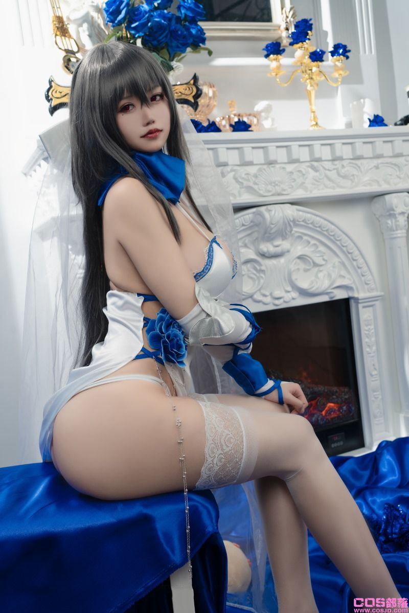 人气Coser@小仓千代 路易九世礼服 [20P/138MB](图1)