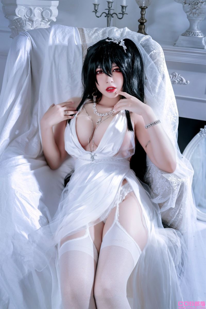 微博人气Coser@半半子 大凤花嫁 [60P/118MB](图2)