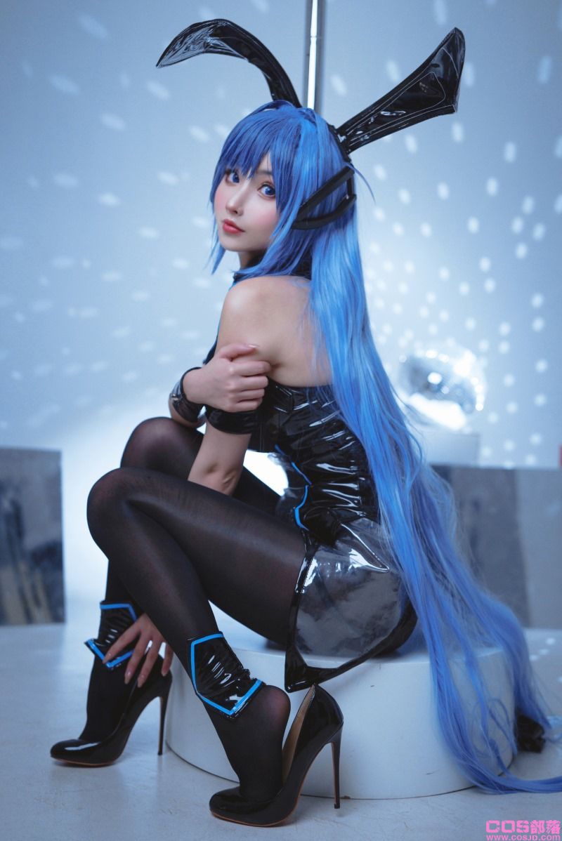 知名动漫Coser@rioko凉凉子 花园兔女郎 [42P/5V/687MB](图2)
