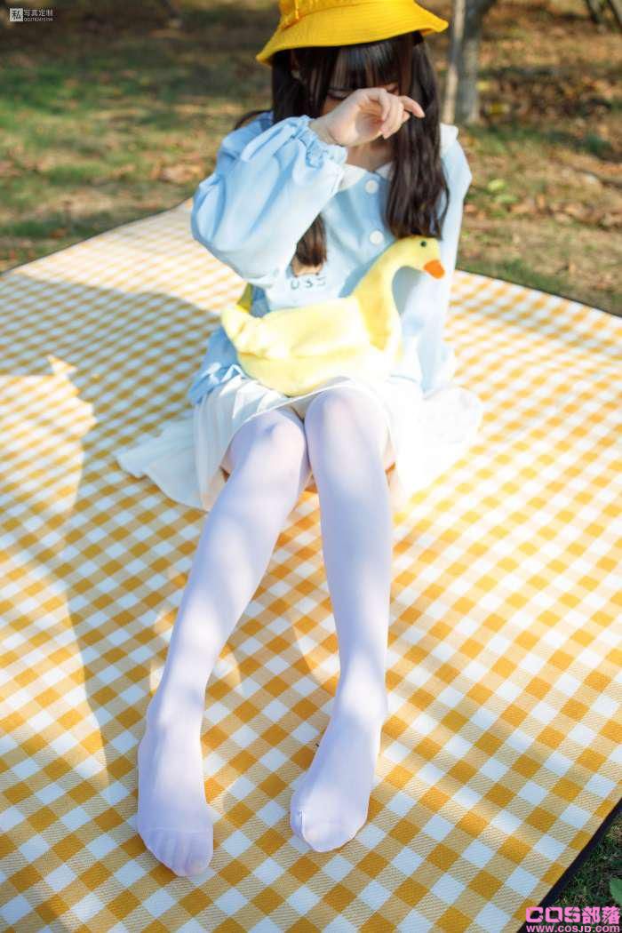 森萝财团写具 JKFUN-030《野餐、爆蛋和彩蛋》踩物 白丝50D 默陌 [23P/1V/1.35G](图2)