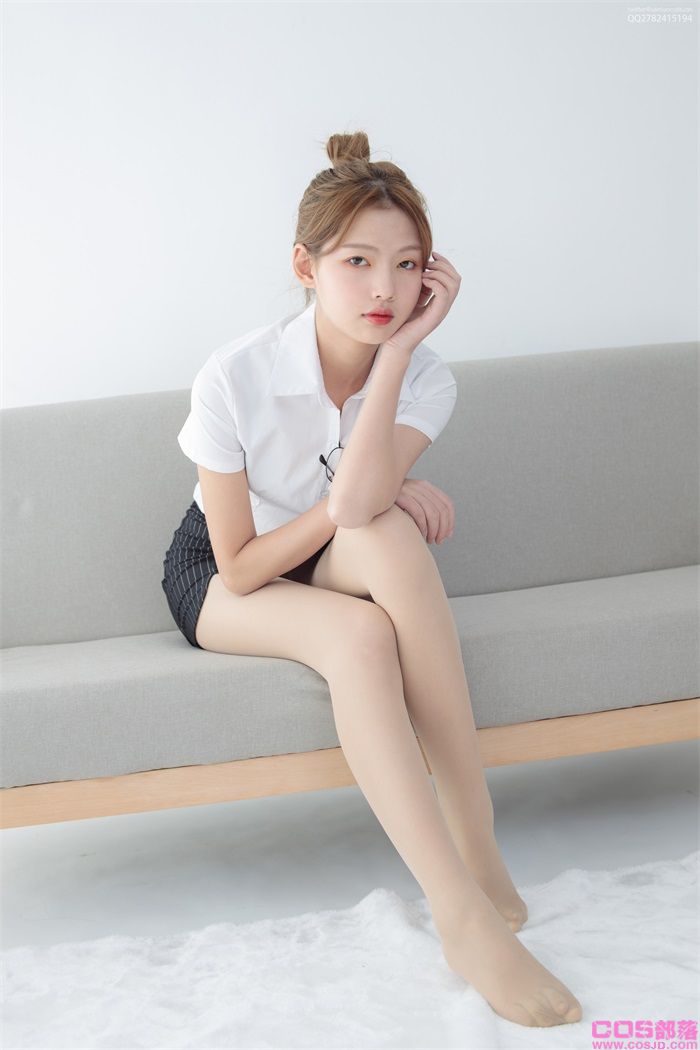 森萝财团写真 JKFUN-037《OL一定要搭配眼镜》50D肉丝 [63P/1V/1.26G](图2)