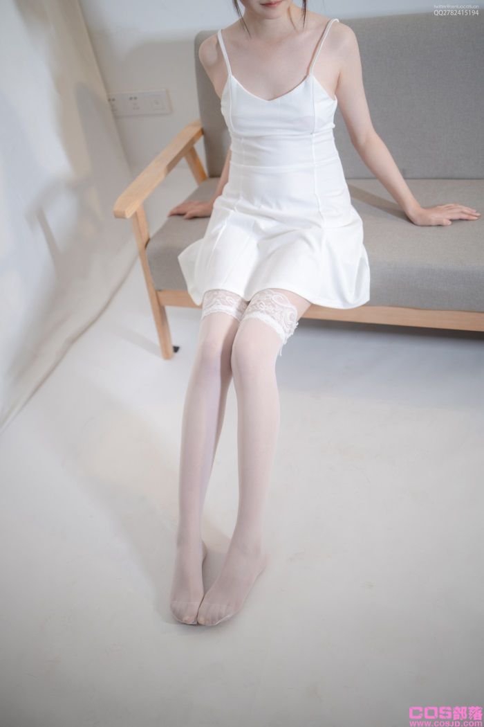 森萝财团写真 JKFUN-百元系列1-5 默陌 30D雷丝边高筒袜 [34P/1V/2.29G](图2)