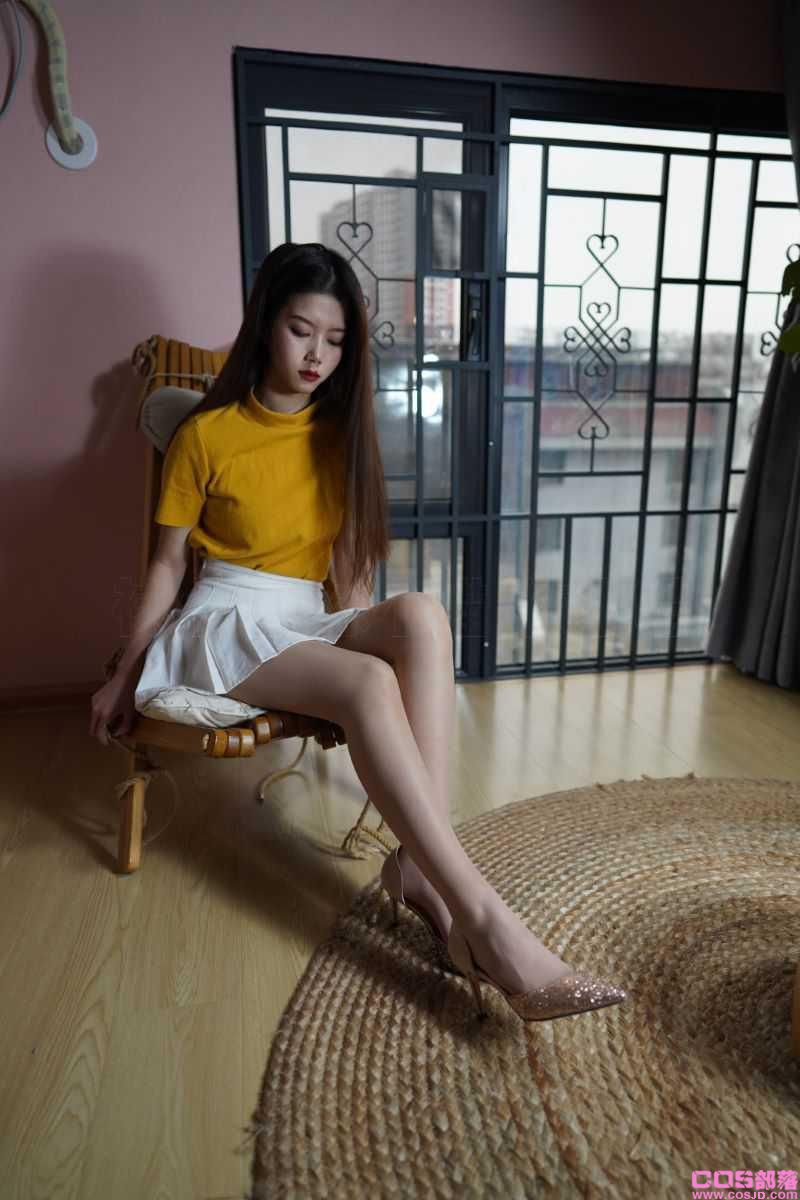 壹吻映画 2021.01.20 YW005 嘟嘟《黄白休闲》[98P/1V/1.42G](图2)
