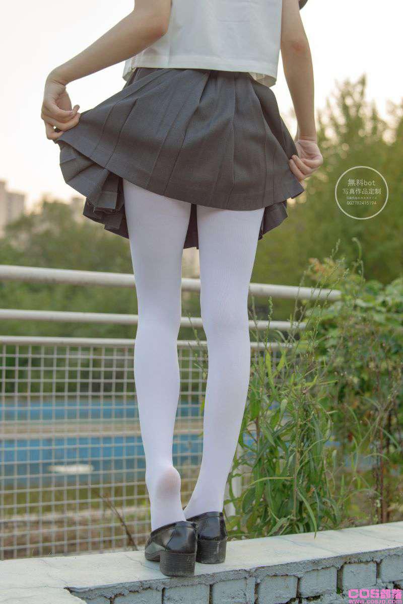 森萝财团写真 有料 NO.006 依依 户外白丝JK制服 [90P/1.23G](图4)