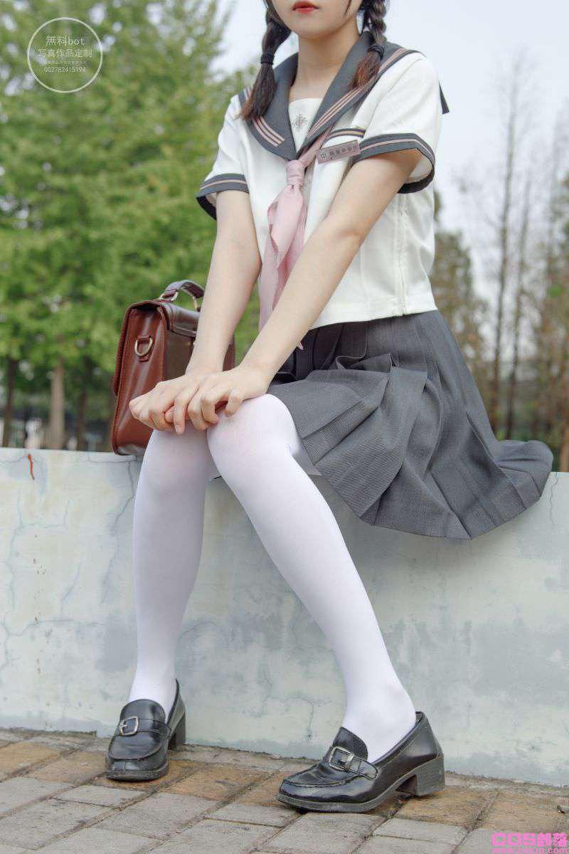森萝财团写真 有料 NO.006 依依 户外白丝JK制服 [90P/1.23G](图2)