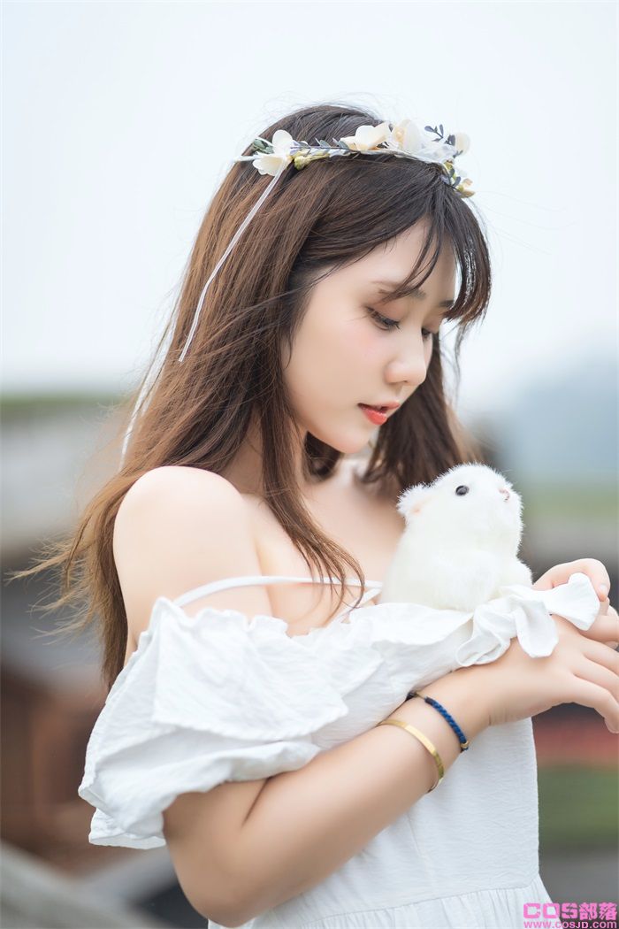 知名动漫博主@镜酱 - 私奔之连衣裙 [12P/130MB](图2)