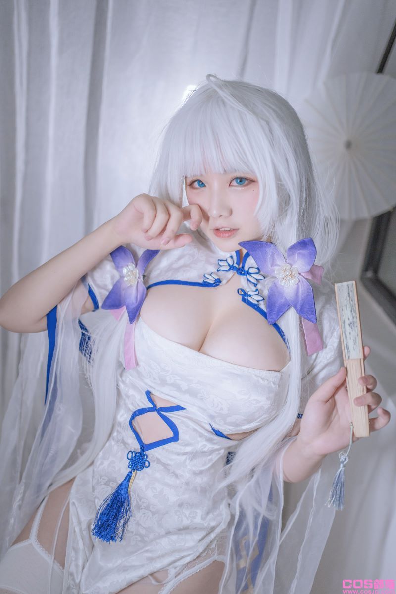 人气Coser@阿半今天很开心 光辉旗袍 [33P/146MB](图2)