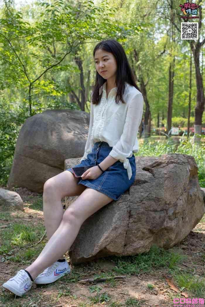 勿恋传媒 No.009 纯纯的邻家小妹哦，小白鞋下藏着什么样的棉袜呢 [187P/1.26GB](图3)