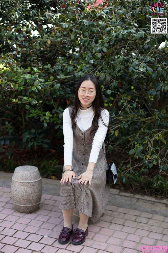 勿恋传媒 No.015 书香气质女生，肉丝搭配白棉袜 [192P/1V/1.46GB](图3)
