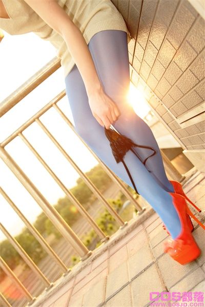 [AISS爱丝]写真 NO.004 通勤公交站 [34P/39MB](图7)