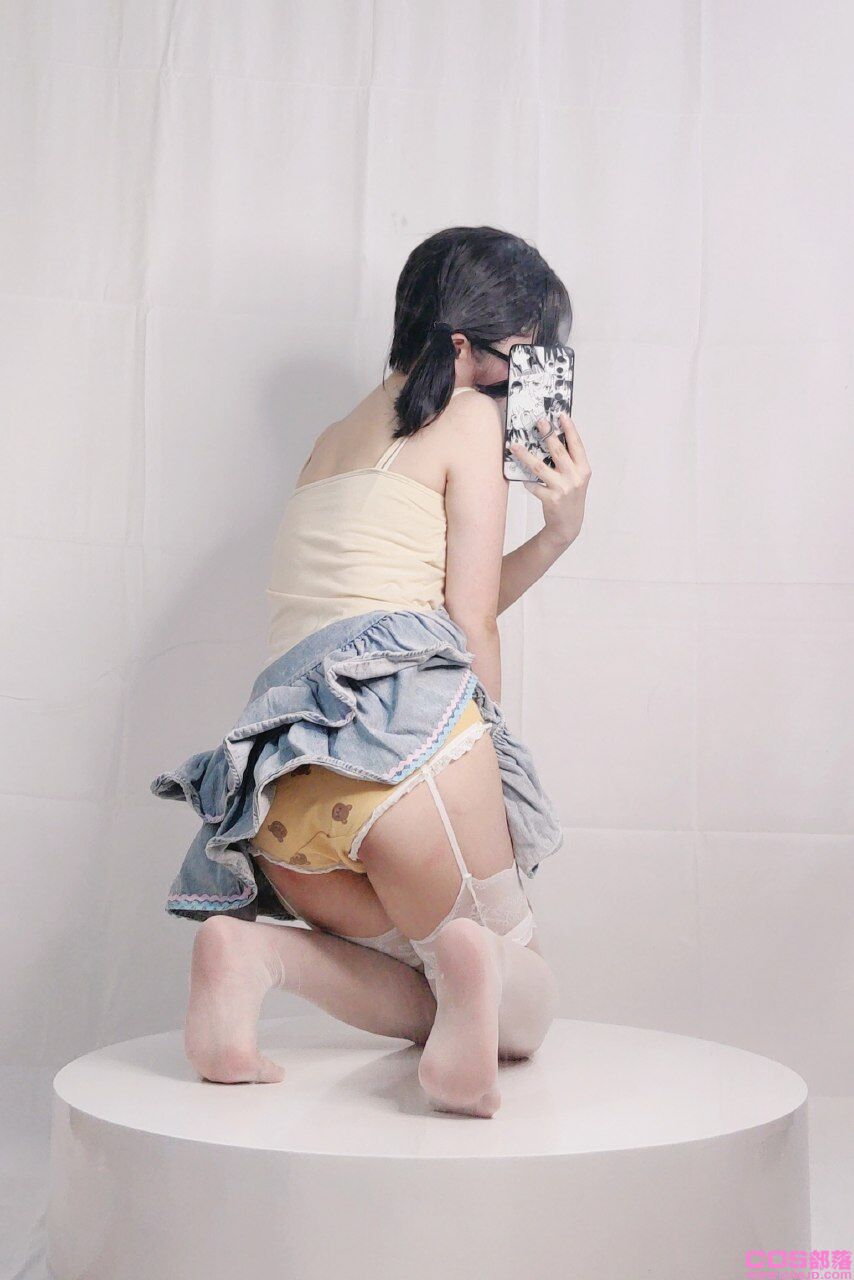 coser绫蛋糕裙吊带袜汐(图16)