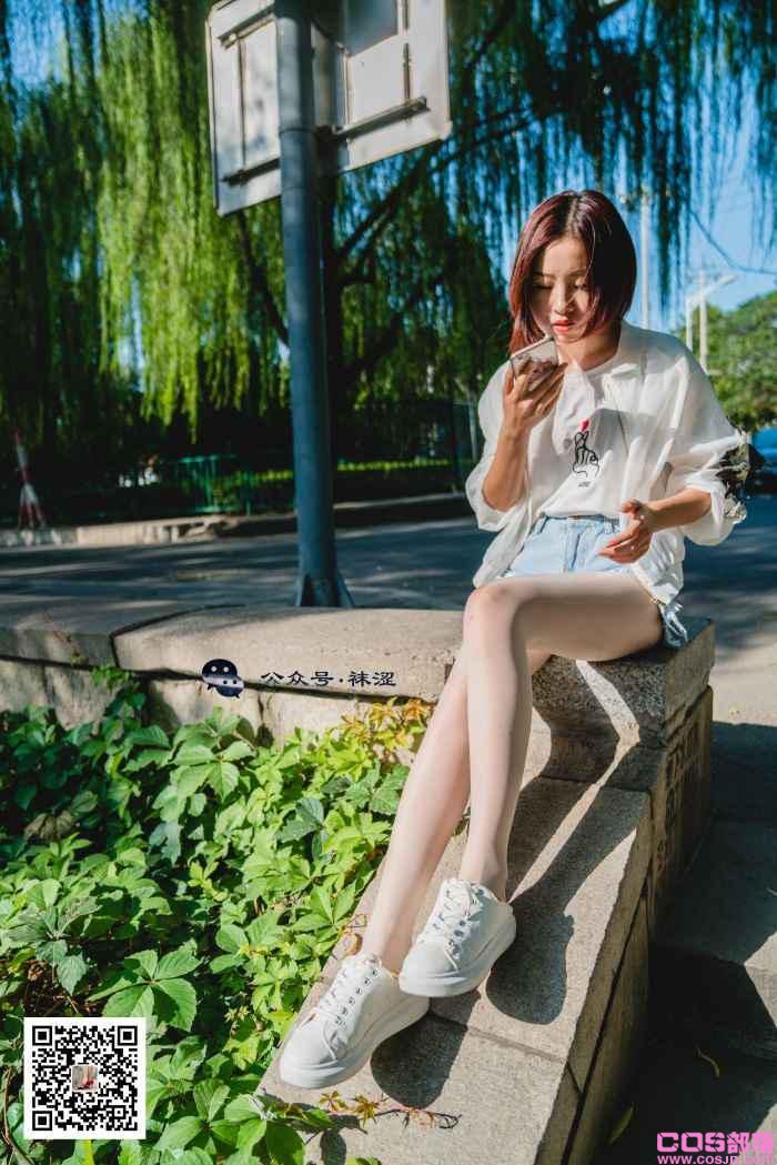 袜涩写真 VOL.010 当穿白丝的妹纸遇到大叔 [68P/1.31G](图4)