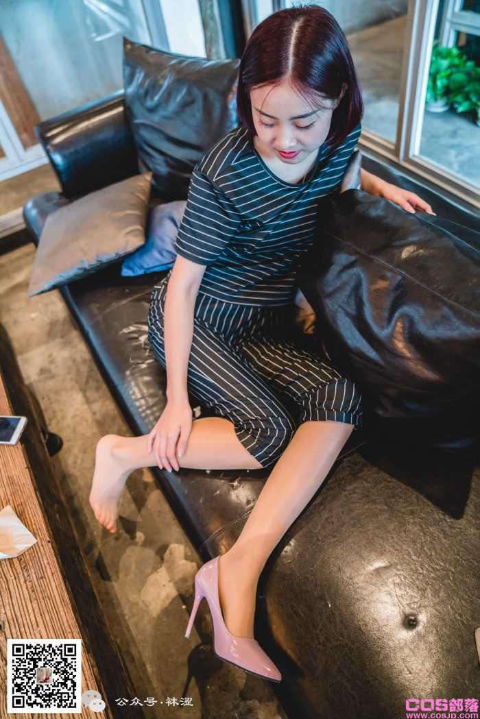 袜涩写真 VOL.009 裤内有丝袜，纵享新丝滑 [59P/256MB](图1)
