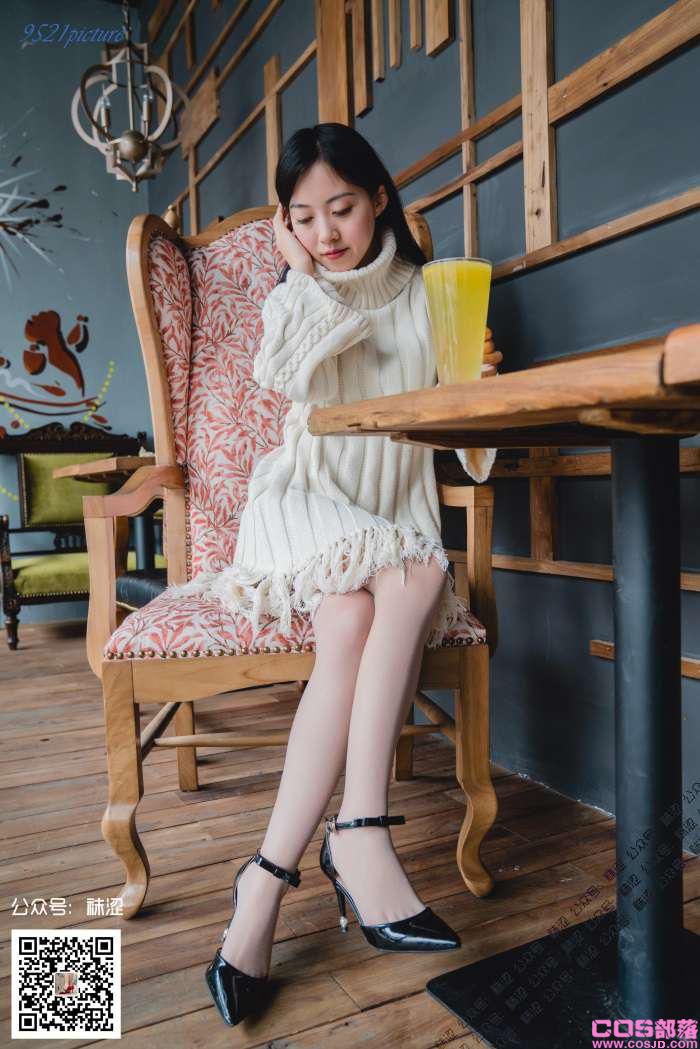 袜涩写真 VOL.023 莎莎的温柔毛衣与肤色丝袜 [57P/231MB](图2)