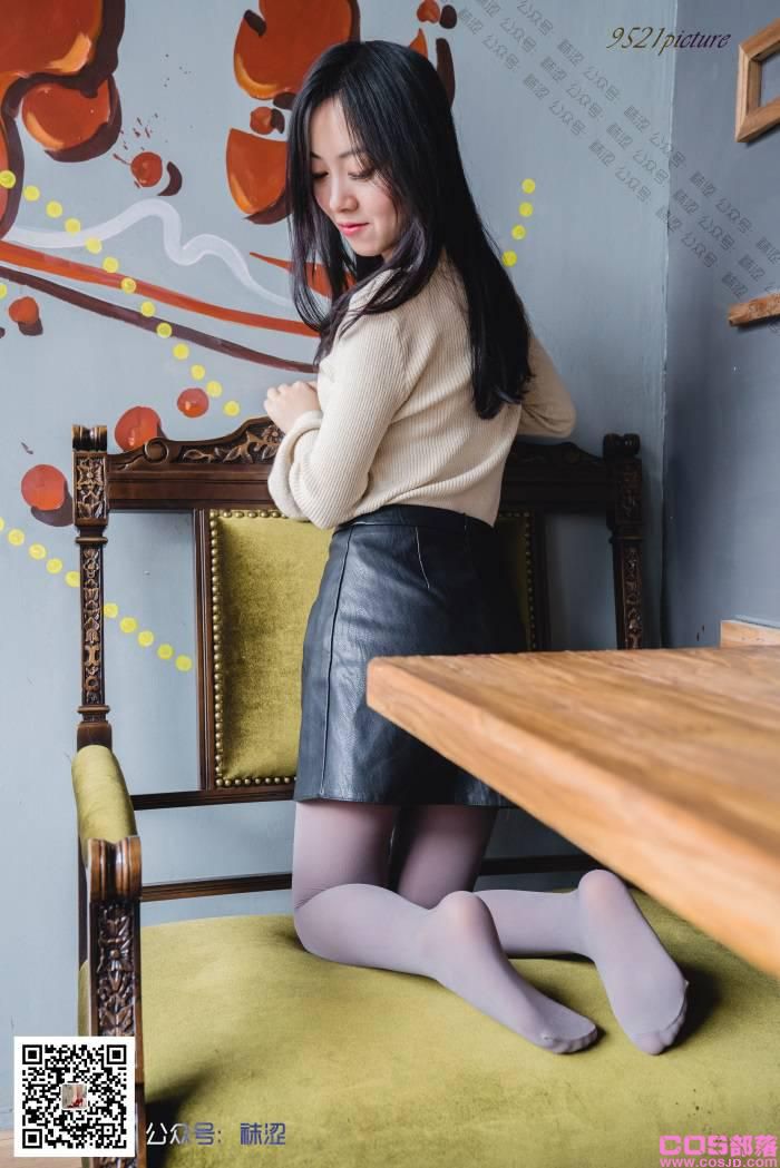 袜涩写真 VOL.025 莎莎灰丝出镜 [62P/1V/1.55G](图3)