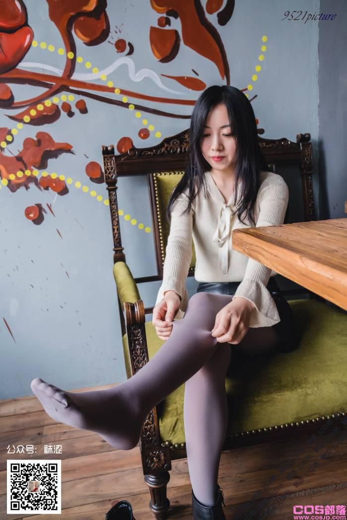 袜涩写真 VOL.025 莎莎灰丝出镜 [62P/1V/1.55G](图2)
