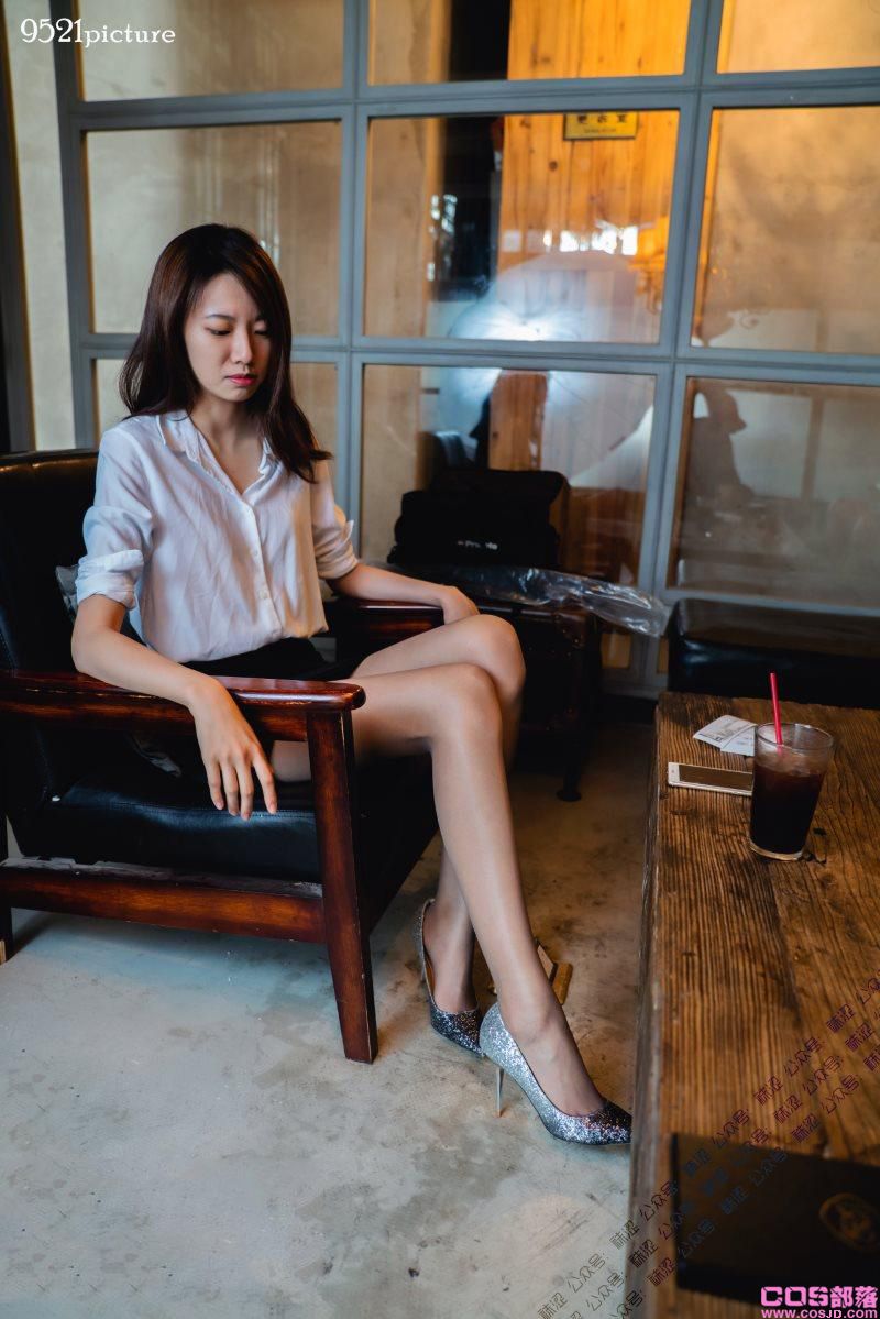 袜涩写真 VOL.034 乐乐灰丝互动图集 [80P/1.51G](图3)