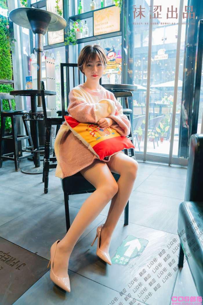 袜涩写真 VOL.048 暖暖的大毛衣 [43P/709MB](图2)