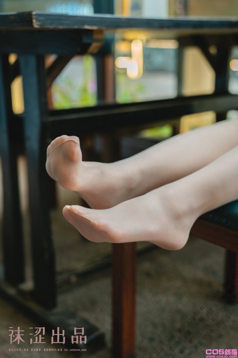 袜涩写真 VOL.056 暖暖黑色小礼服 [44P/1V/0.99G](图4)