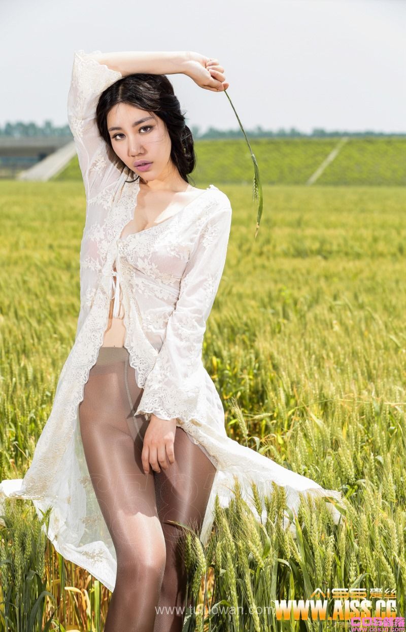 [AISS钻石版]官方原版F5019《麦田骑行者》美昕[44P/100MB](图4)