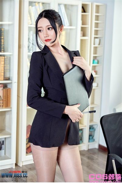 [AISS钻石版]TR010 严佳丽-爱穿裤袜的上司[49P/72MB](图6)