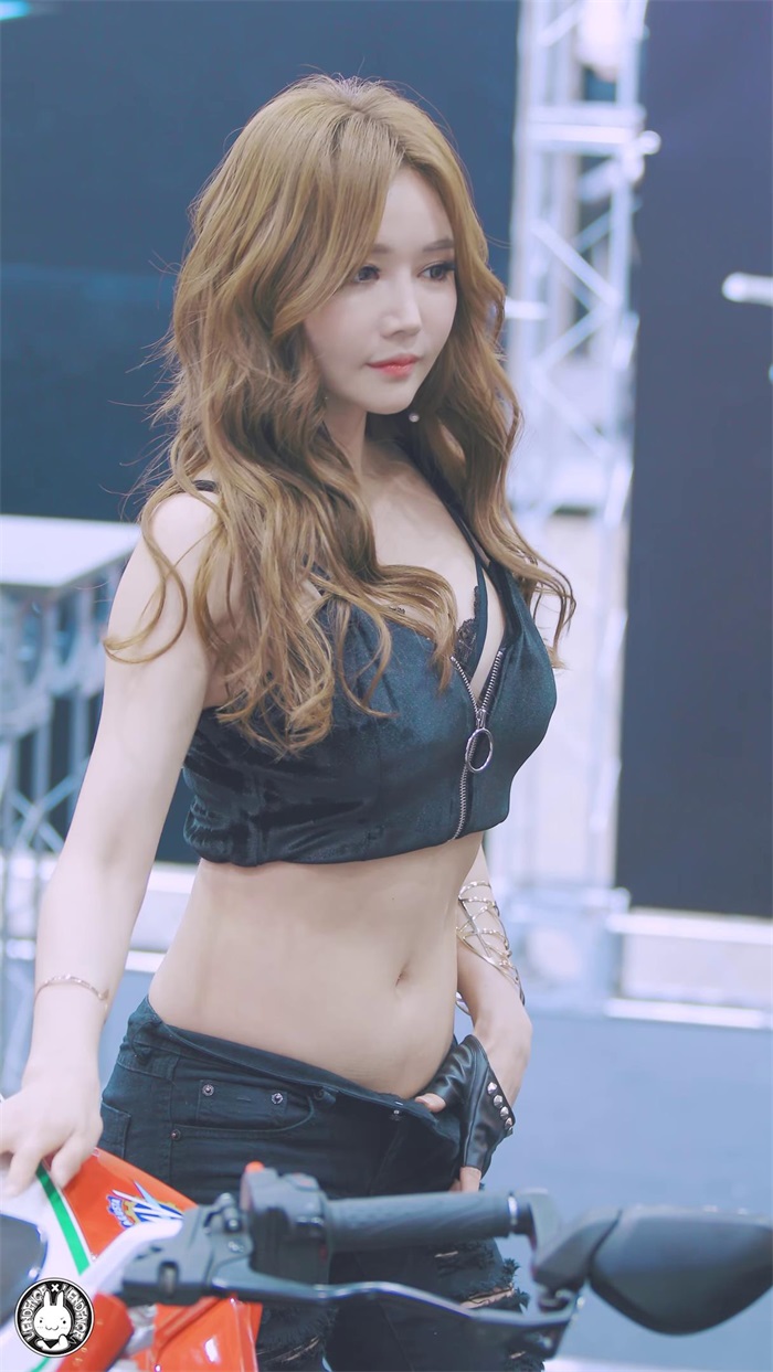 [车模视频][4K] 韩国车展美女车模视频180412 [1V/90.8MB](图5)