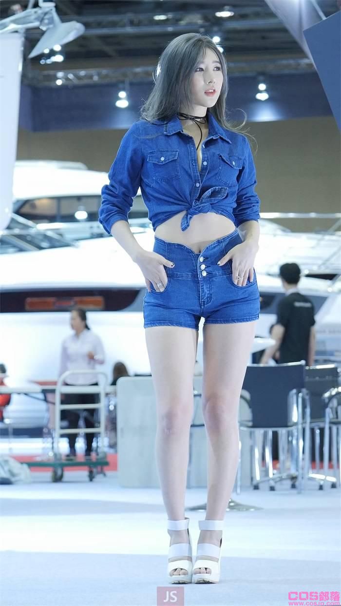 [车模视频][4K] 韩国车展姓感车模饭拍showgirl-22 [1V/127MB](图2)