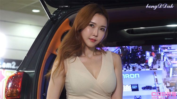 [车模视频][4K] 韩国车展姓感车模饭拍 170422 [1V147MB](图4)