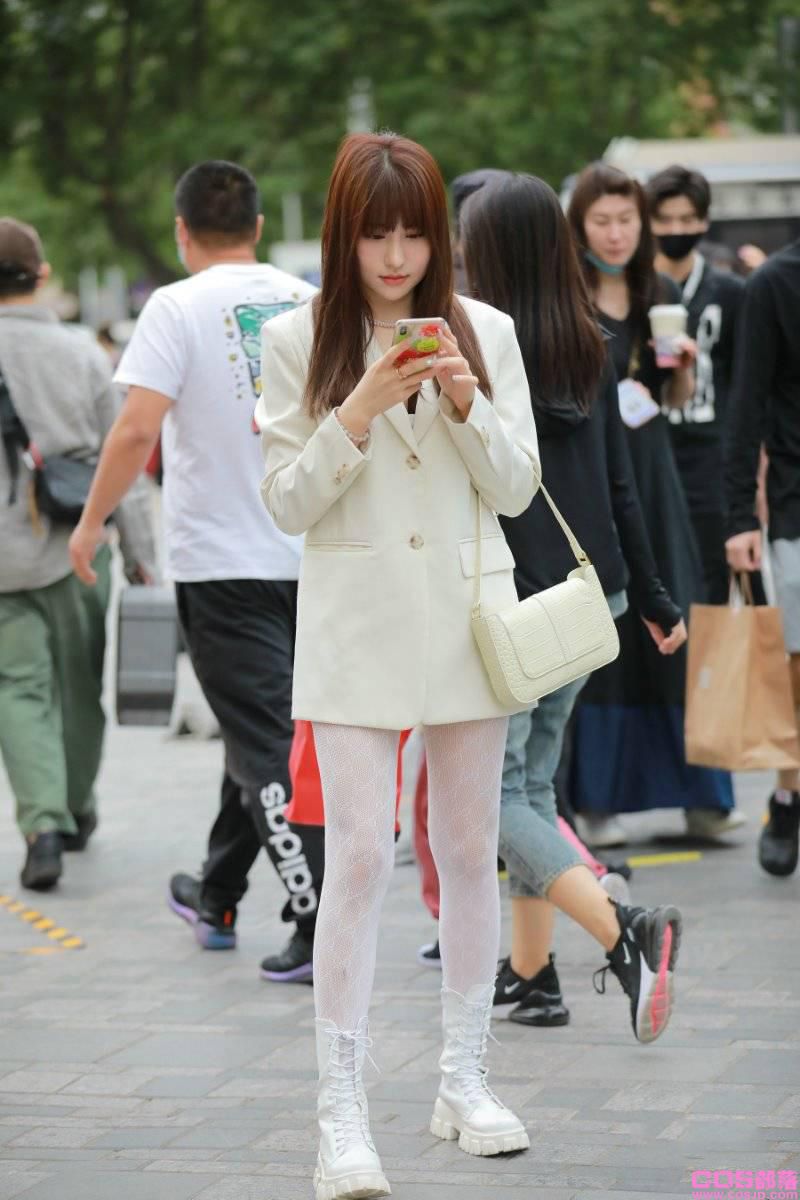 精选街拍作品 NO.003 白色雷丝袜小美女 [39P/77MB](图3)