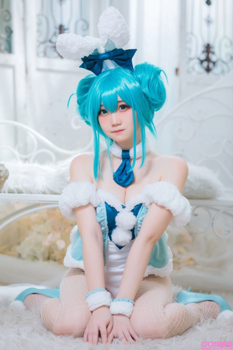 动漫博主@焖焖碳 碧蓝航线 初音兔女郎 [20P/239MB](图4)