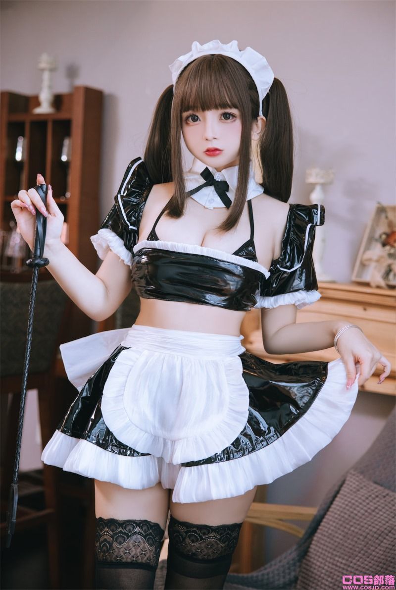 人气动漫博主@日奈娇 皮质女仆 [80P/697MB](图2)