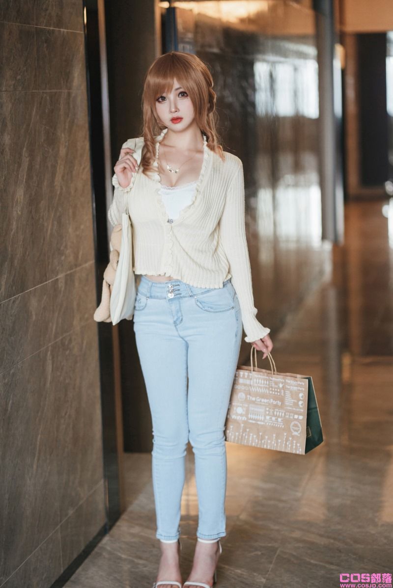 知名动漫Coser@rioko凉凉子 人妻的一天 下班篇 [30P/3V/720MB](图2)