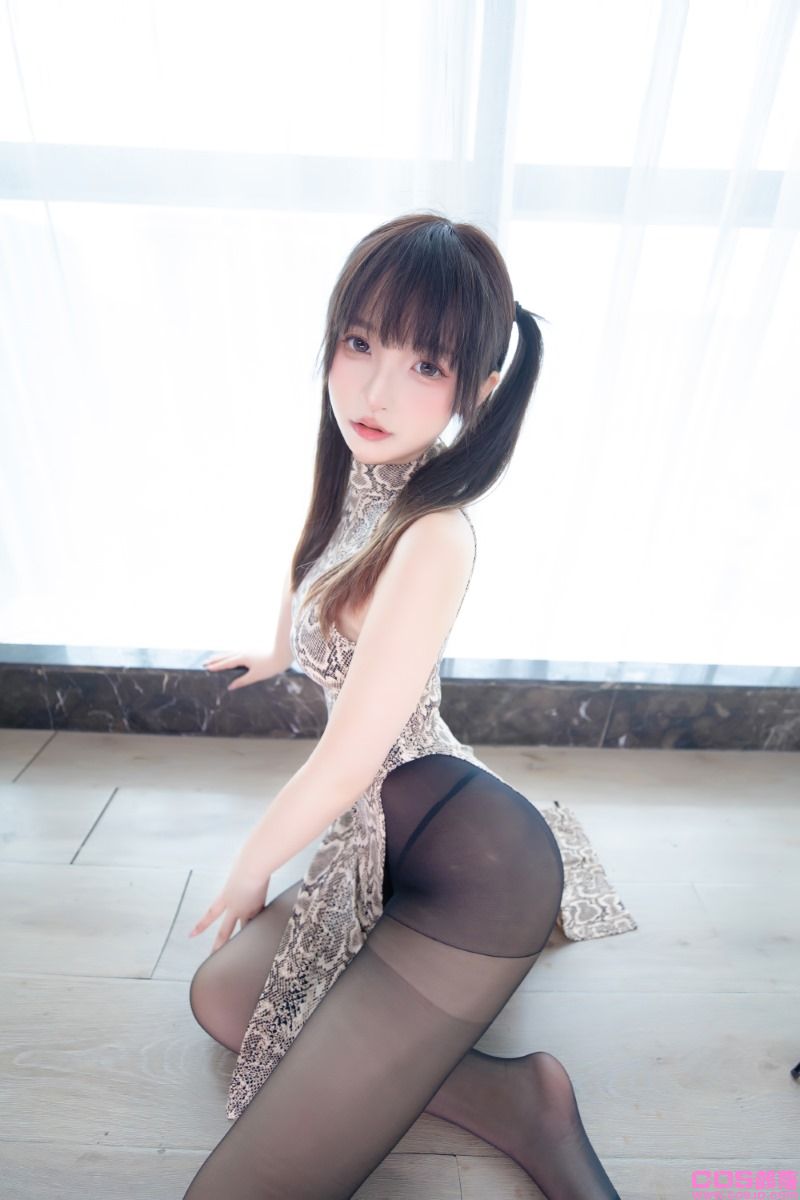 神楽坂真冬写真《蟒纹旗袍》[75P/162MB](图2)
