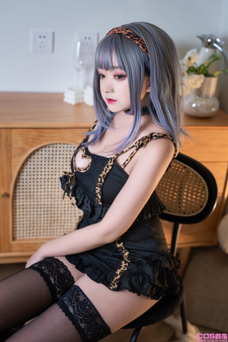 微博人气Coser@-桃夭葵- 连体小豹纹 [40P/776MB](图2)