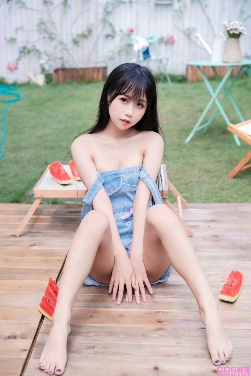 微博网红妹纸@萌芽儿o0 西瓜与夏天 [33P/331MB](图3)