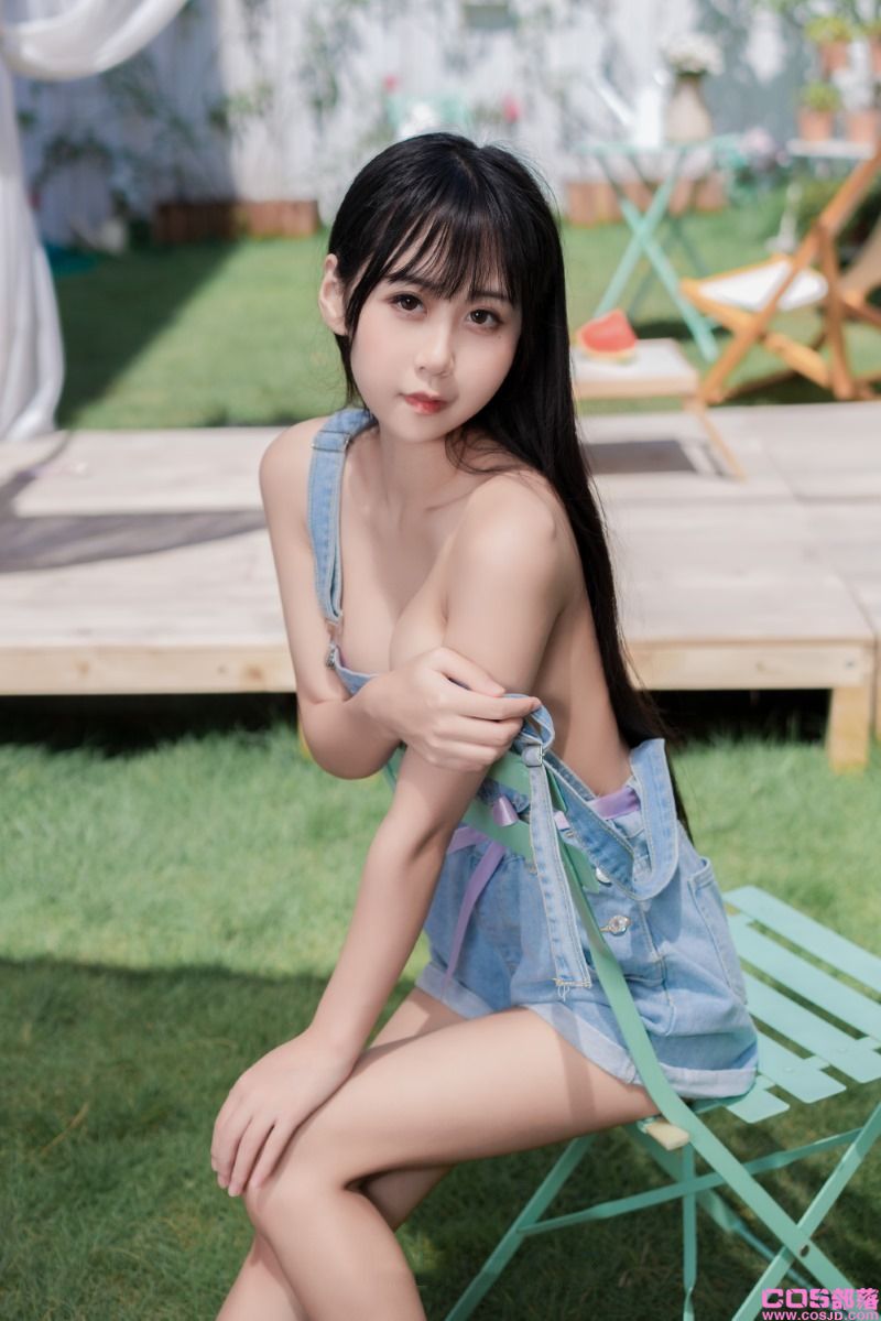 微博网红妹纸@萌芽儿o0 西瓜与夏天 [33P/331MB](图2)