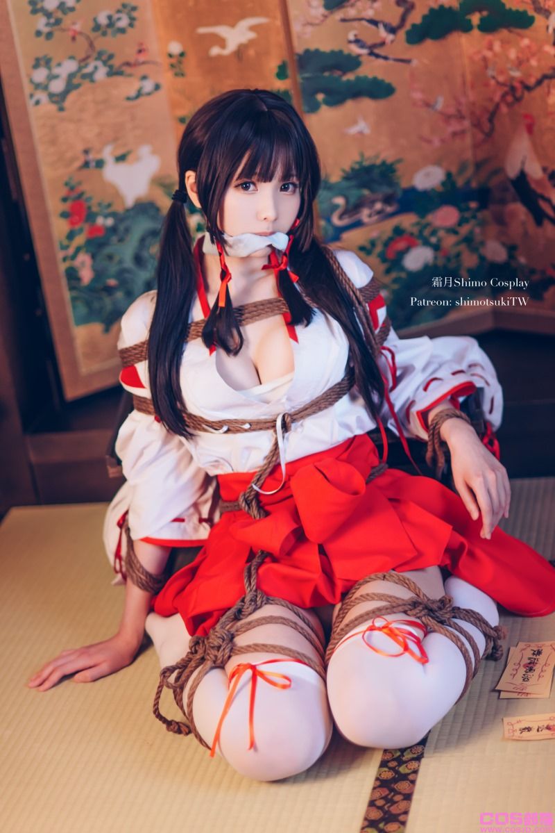 人气Coser@霜月shimo 巫女捆绑 [24P/564MB](图4)